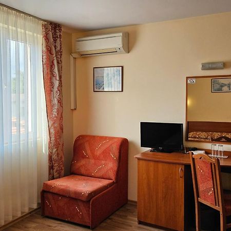 Caprice Family Hotel Varna Exterior foto