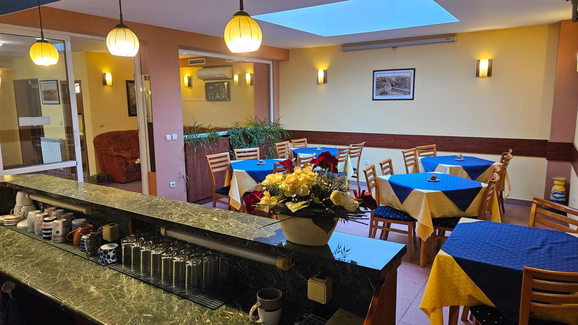 Caprice Family Hotel Varna Exterior foto