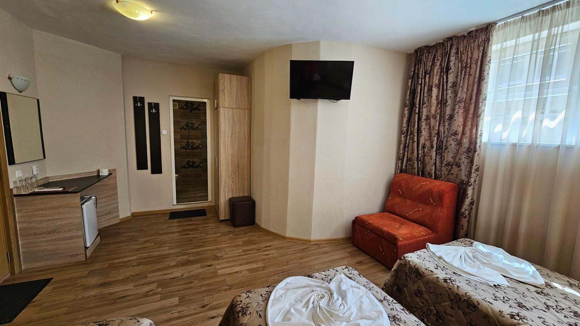 Caprice Family Hotel Varna Exterior foto